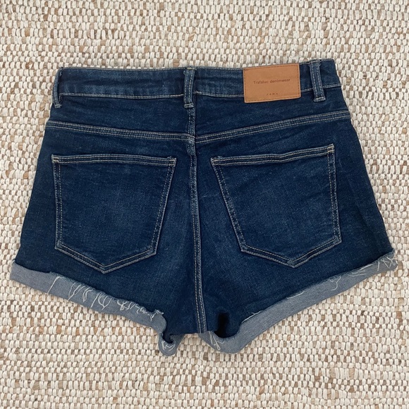 Zara Dark Wash Mid-rise Denim Shorts - Picture 2 of 3